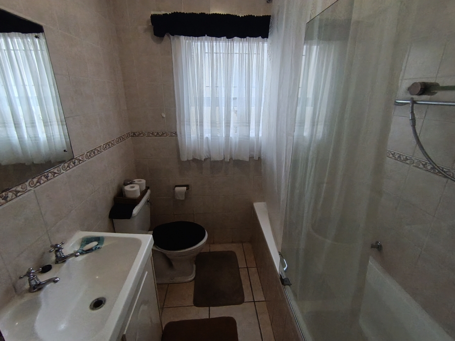 To Let 3 Bedroom Property for Rent in Onverwacht Western Cape